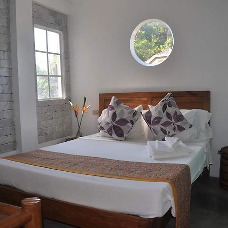 Stone Creek House Bed & Breakfast Romblon Exterior foto