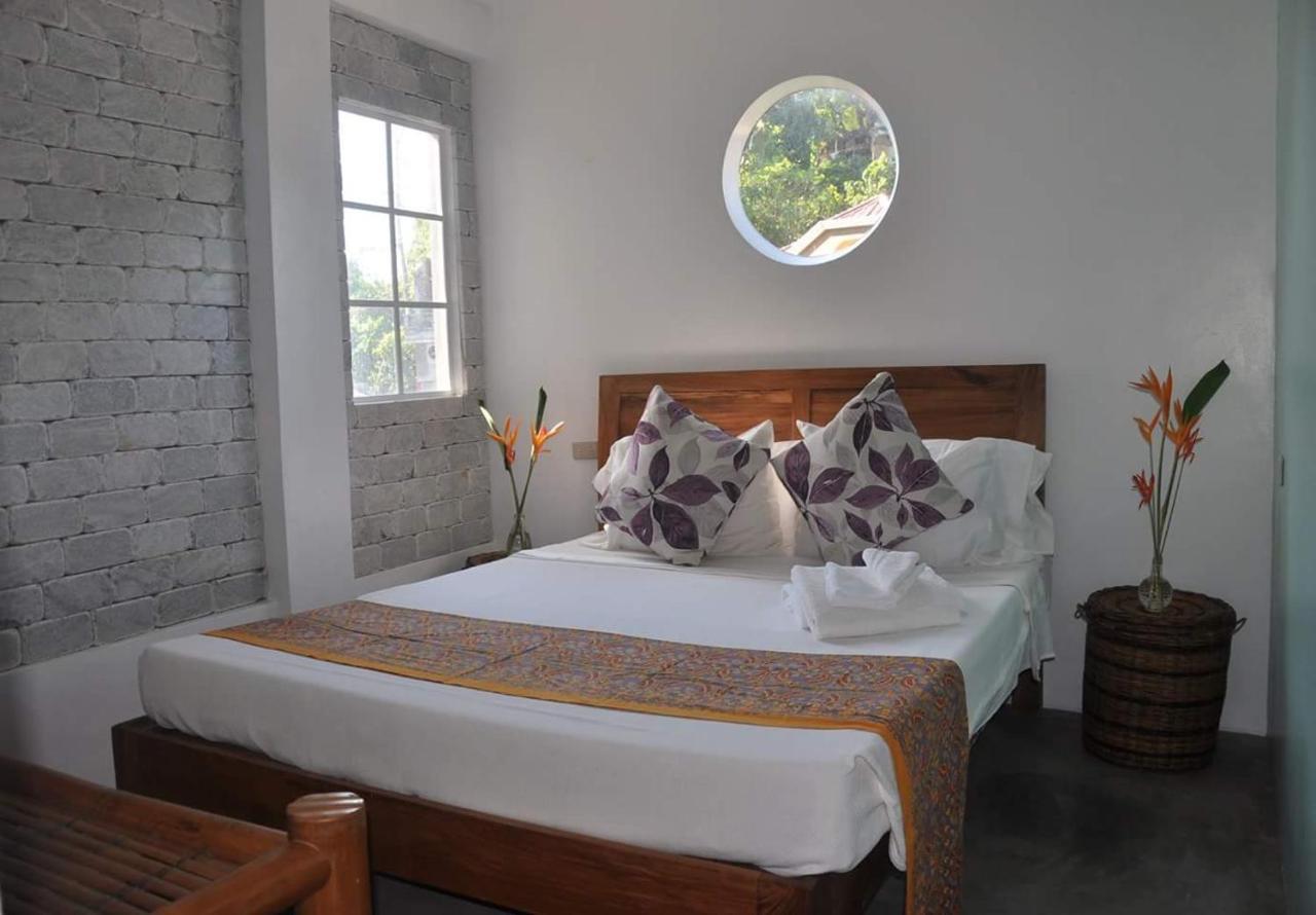 Stone Creek House Bed & Breakfast Romblon Exterior foto