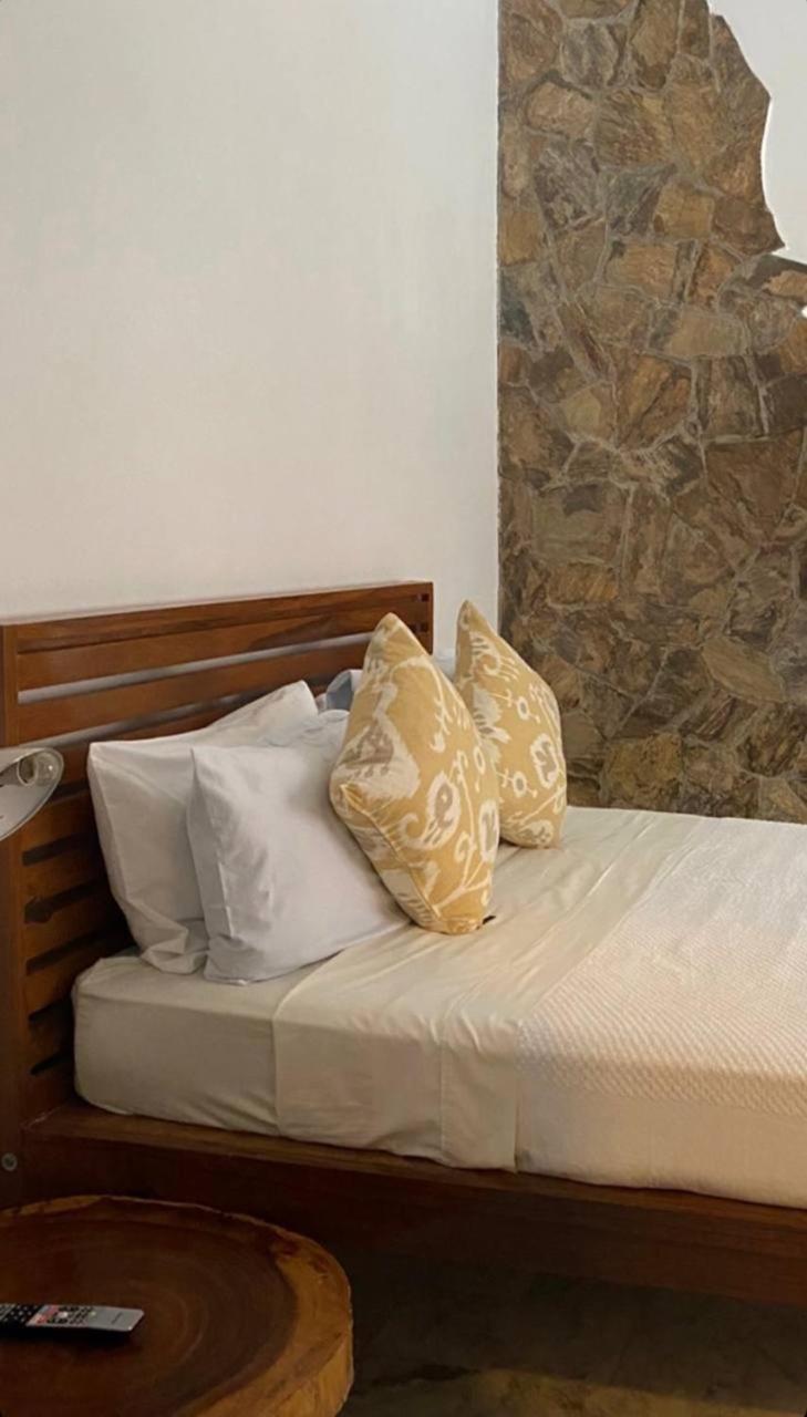 Stone Creek House Bed & Breakfast Romblon Exterior foto