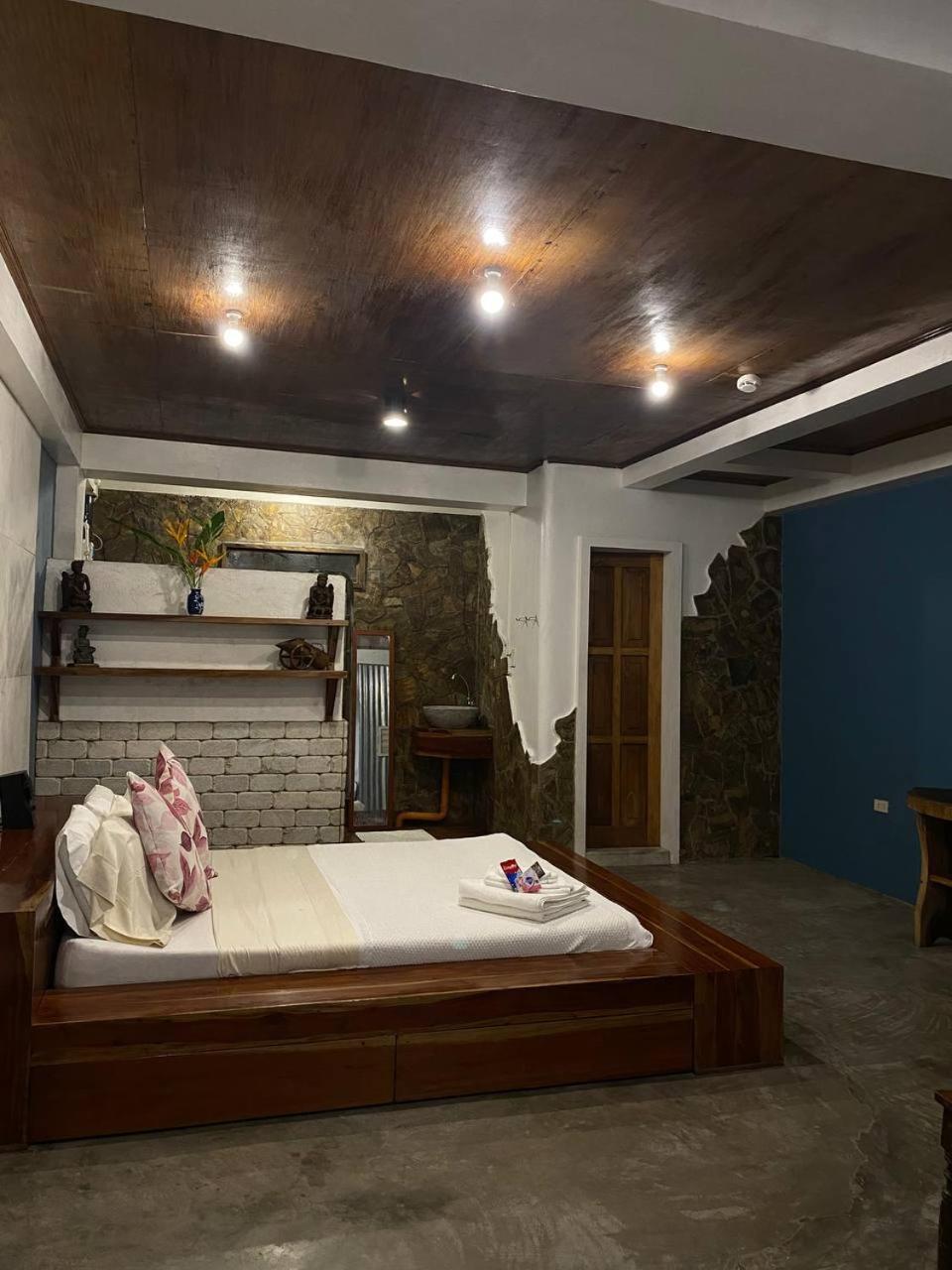 Stone Creek House Bed & Breakfast Romblon Exterior foto